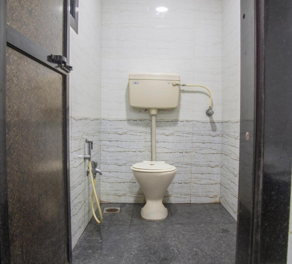 Relax Guest House ムンバイ エクステリア 写真